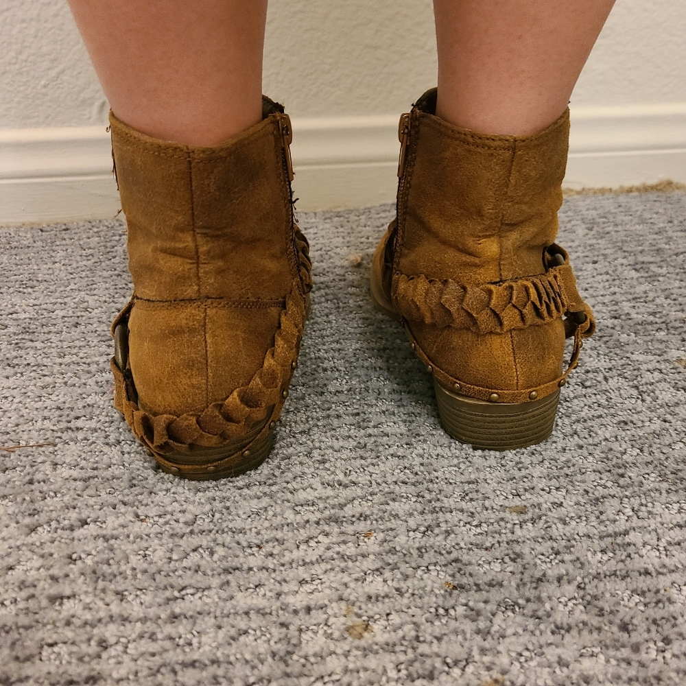 Xoxo Stylish Boots 👢 😍 - Picture 4 of 6